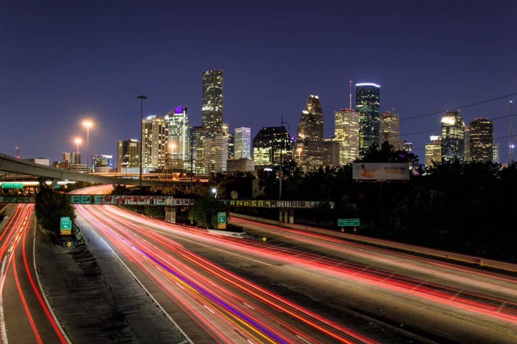 Chicago skyline featuring downtown skyscrapers, highlighting supply chain, logistics, and warehouse staffing solutions offered by DelRecruiters.