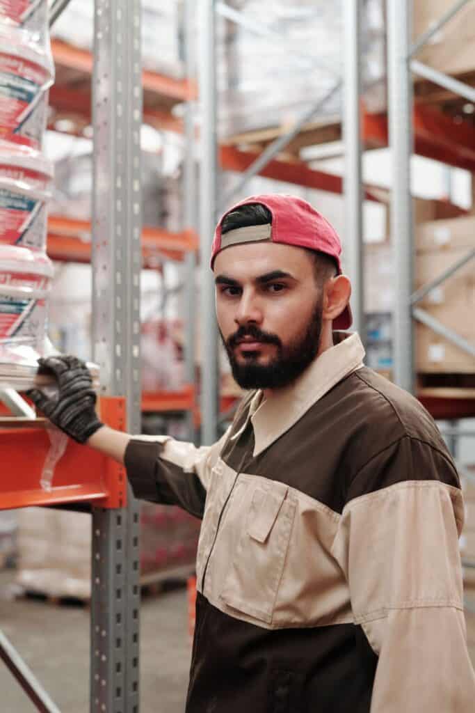 3PL operations manager hiring: a leader running a multi-client third-party logistics facility