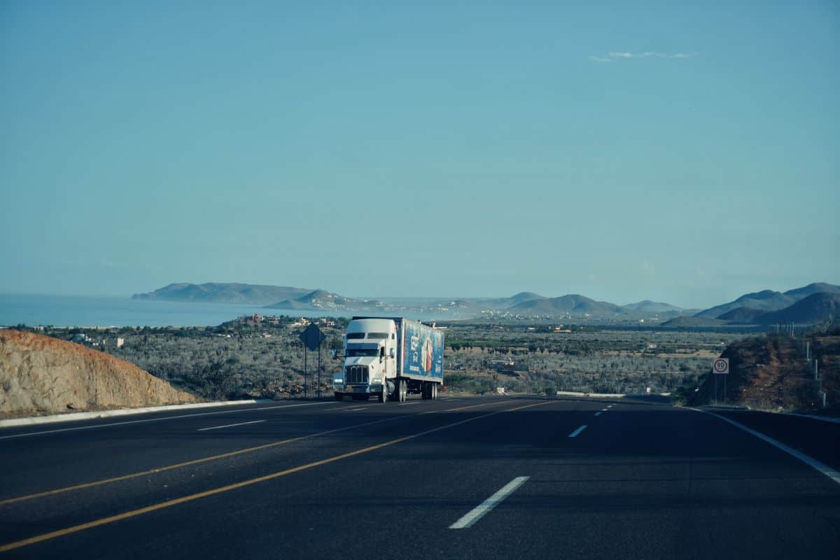 Phoenix supply chain recruiters support freight and logistics across the I-10 corridor