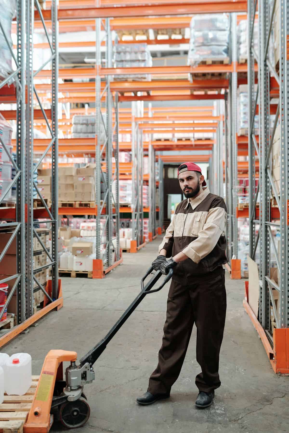 Phoenix supply chain operation with workers in a distribution warehouse