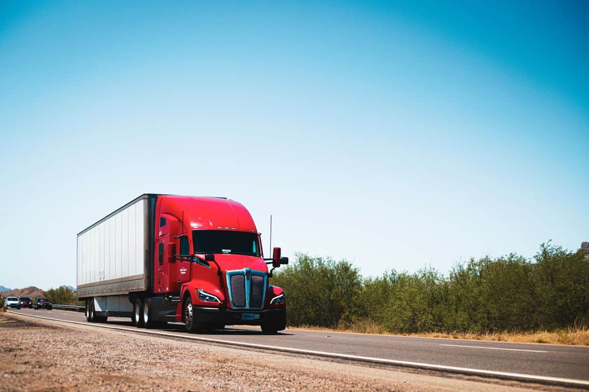 Transportation manager coordinating carriers and freight in a logistics yard
